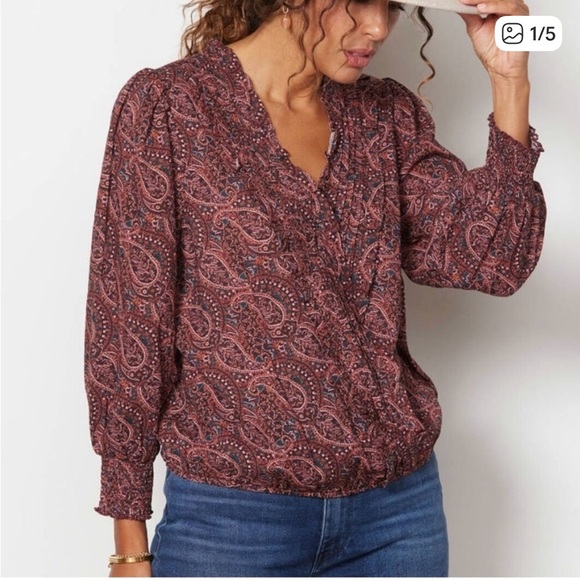 Evereve Tops - Evereve Aiden Paisley Blouse.